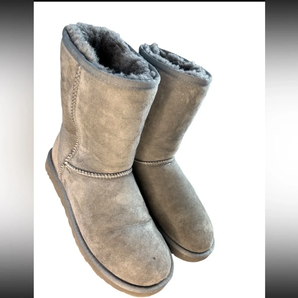 UGG Classic Short ll Tan Sheepskin Boots